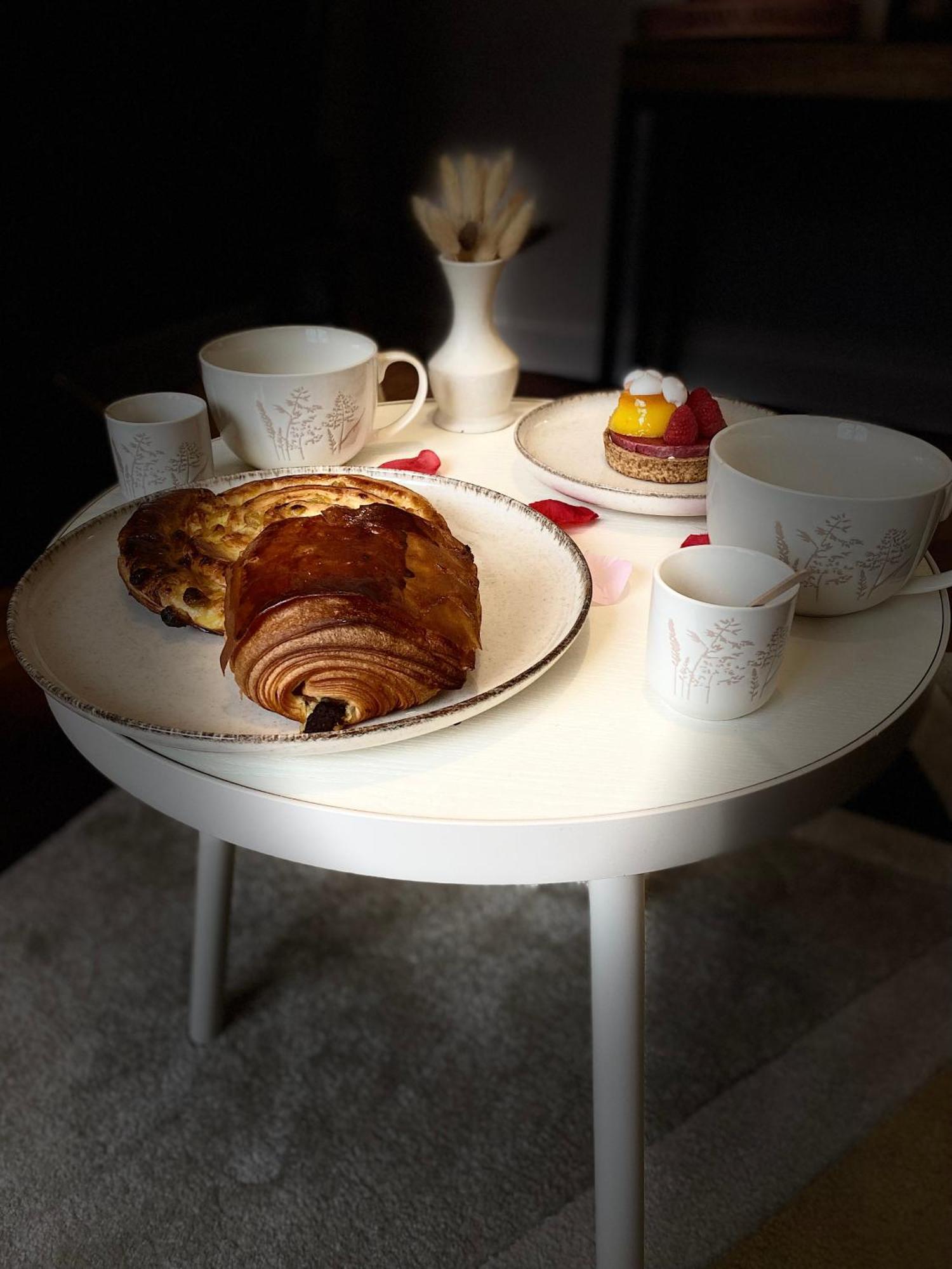 Апартаменты Le Cocon De La Tour -Vip-Compiegne-Hyper Centre Экстерьер фото